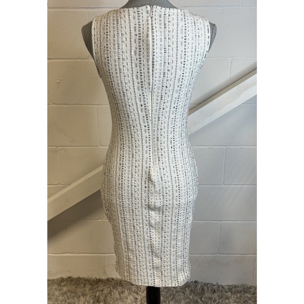 ST. JOHN Sleeveless Wool Blend Sheath Dress Woman’s Size 6 - Picture 3 of 8